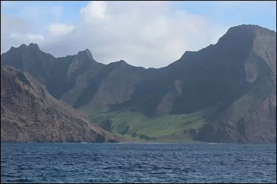 L'île Robinson Crusoé est une île chilienne. Dans quel océan est-elle située ?