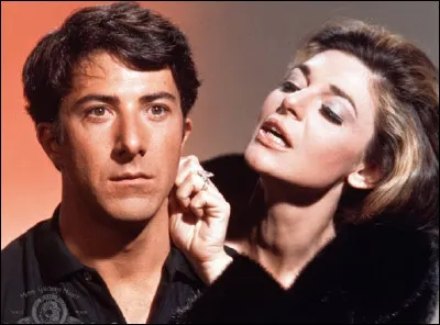 Cette chanson ''Mrs. Robinson'' a largement contribué au succès de quel film avec Dustin Hoffman ?