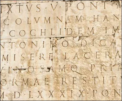 Avec laquelle de ces langues le latin est-il la langue officielle, au XXe siècle, du Saint-Siège ?