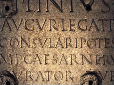 En Belgique, quand l'usage de la langue latine n'a-t-il plus été obligatoire dans les universités ?