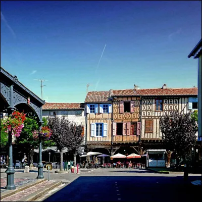 C'est le d&eacute;partement le moins peupl&eacute; de l'ancienne r&eacute;gion Midi-Pyr&eacute;n&eacute;es, avec 153 000 habitants :