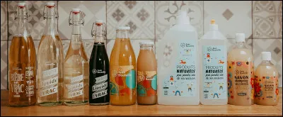 "Viens boire un p'tit coup à la maison" est une chanson interprétée par le groupe...