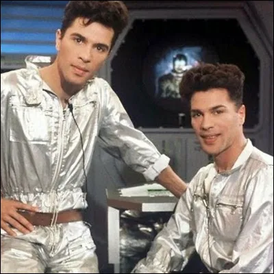 Quelle &eacute;mission diffus&eacute;e sur TF1 de 1979 &agrave; 1987 m&eacute;langeait vulgarisation scientifique et pop culture am&eacute;ricaine ?