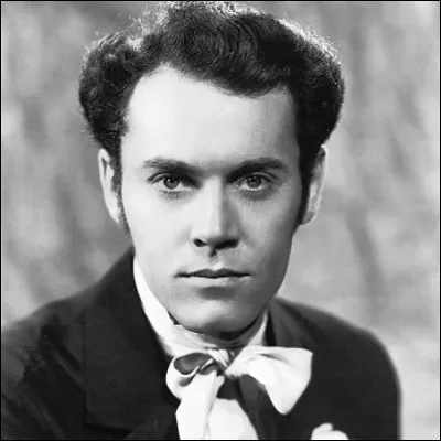 Quelle l&eacute;gende hollywoodienne incarne la garce Julie Marsden dans le film "L�Insoumise" en 1938 aux c&ocirc;t&eacute;s d�Henry Fonda ?