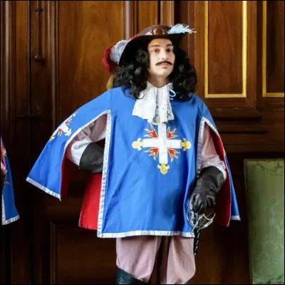 Quel bijou apparu au XVIIe si&egrave;cle peut &ecirc;tre mousquetaire en cas d�&eacute;paisseur double ?