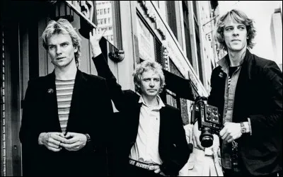 Quel est l'instrument fétiche du chanteur Sting ?