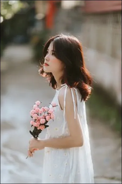 En coréen, la couleur ''pourpre'' se traduit par...