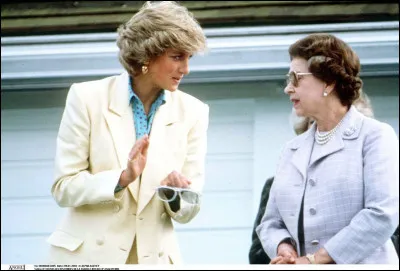 Lady Diana décède le 31 août 1997. Où se trouve la reine lorsqu'elle apprend son décès ?