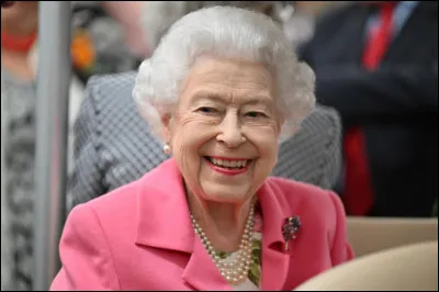 La reine Elisabeth II décède la 8 septembre 2022. Qui lui succède au trône britannique ?