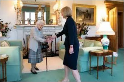 Quel jour la reine Elizabeth II est-elle décédée ?