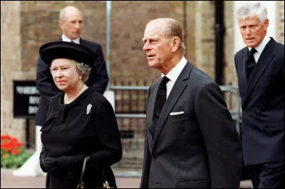 Qui est premier ministre lors de la mort, en août 1997, de la princesse Diana ?