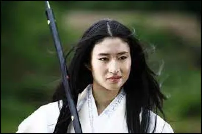 Quel est le nom de cette actrice ?