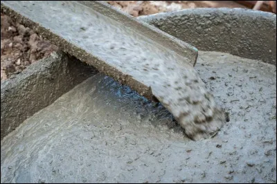 Qui ont été les premiers à utiliser le béton ?