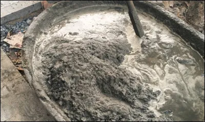 Quel nom donne-t-on à un béton dans lequel il y a trop d'eau ?