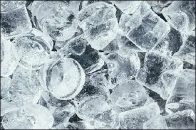 Les glaçons sont froids.