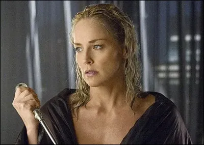Dans quel film avec Sharon Stone, y a -il une scène culte avec un pic à glace ?