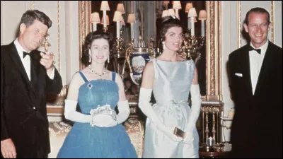 Elizabeth II s'est rendue une seule fois aux Etats-Unis, pour y rencontrer Kennedy :