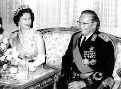 Elle effectue son seul voyage dans l'Europe de l'Est communiste, en Yougoslavie en 1972 :