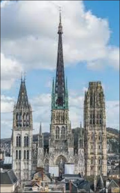 Que s'est-il passé au XVe siècle dans la ville de Rouen durant la guerre de Cent Ans ?