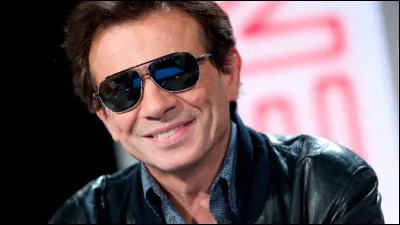 Par qui Philippe Manoeuvre, le dico du Rock, a-t-il été fait Chevalier de l'Ordre des Arts et des Lettres ?