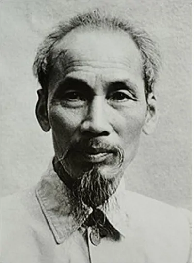 Qui est cet anticolonialiste, figure du communisme international, président de la République démocratique du Vietnam de 1945 à sa mort en 1969 ?