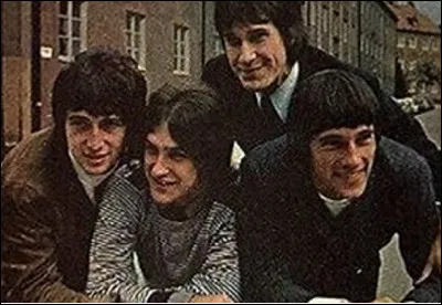 Quel est ce groupe de rock britannique actif avec succ&egrave;s de 1964 &agrave; 1996 et qui a fait son retour en 2018 ?