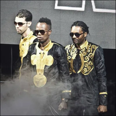 Quel est ce groupe camerounais fond&eacute; en 1996 par trois amis d'enfance, stars mondiales de la culture camerounaise ?