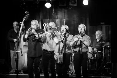 Quel est ce groupe fran&ccedil;ais de jazz style Nouvelle-Orl&eacute;ans fond&eacute; en 1963 qui compte plus d'un million d'album vendus dans le monde ?