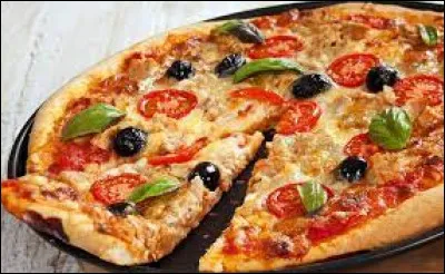 Miam miam ! Ce soir, c'est pizza ! De quel pays est originaire ce plat ?