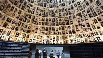 De laquelle de ces villes Anne Frank écrivait-elle son journal intime ?