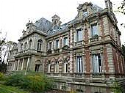 Notre première balade de la semaine commence en Île-de-France, devant le château de Compans. Commune de l'arrondissement de Meaux, elle se situe dans le département ...