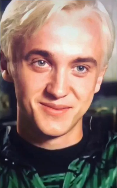 L'arrogant mais charmeur Draco Malfoy est à...