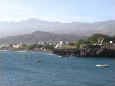 Quelle est cette commune portuaire du Cap Vert située sur l'île de Santo Antão ?