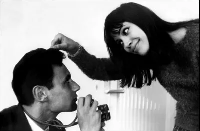 En 1960, Godard tourne "Le Petit Soldat" qui ne sortira qu'en 1963. Pour quelle raison ?