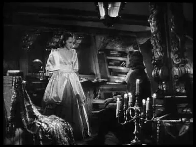 "Capitaine Blood" est un long-métrage interprété par Douglas Fairbanks.