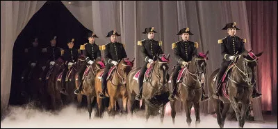 Quelle est la discipline équestre principale au Cadre noir ?