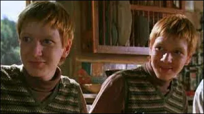 Est l'aîné des deux avec 13 minutes d'avance :