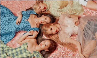 Qui voit-on en dernier dans le M/V "Forever Young" ?