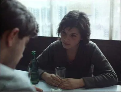 Quel est ce film, avec Myriem Roussel dans le rôle principal, dans lequel Godard transpose le récit de la Nativité dans le monde moderne ?