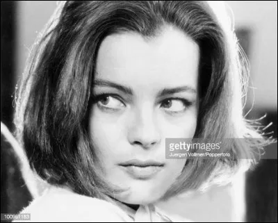 Qui est le partenaire de Romy Schneider dans "Le Train" (1973) de Pierre Granier-Deferre ?