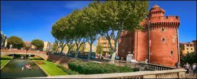 Je vous propose de partir en Occitanie à la découverte de Perpignan. Ville de plus de 119 000 habitants, traversée par le Têt et préfecture de son département, elle se situe ...