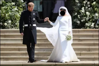 À qui appartient cette robe ?