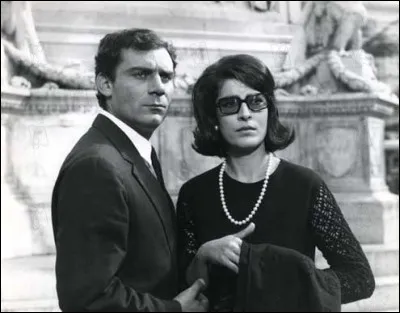 Dans ce film d'Elio Petri, sorti en 1967, qui se déroule en Sicile, elle est Luisa Roscio, la femme du médecin assassiné : c'est ...