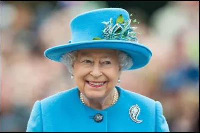 Mes enfants étaient auprès de moi, et je pouvais discerner leurs pleurs __ les gazouillis des oiseaux du parc de Balmoral.