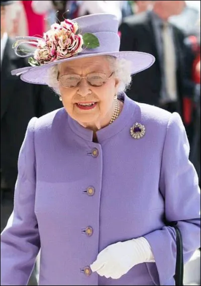 Une voie vers ce monde __ nous sommes tous rois et reines, monarques de chaque jour qui passe.