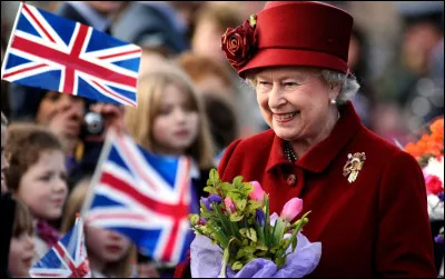 La seule fois où la reine s'est inclinée pendant son règne, c'était durant l'enterrement de Diana Spencer dite Lady Diana.