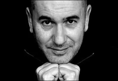 Qui est ce chanteur dont l'un des titres est ''Le chef de gare'' ?