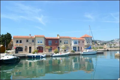 Lîle de Bendor est l'une des îles Paul Ricard.