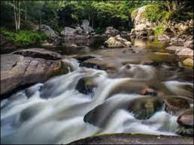 Géographie : 
Dans quel département, de la région Bretagne pourrez-vous admirer ce site naturel appelé ''Les Roches du Diable'' ?