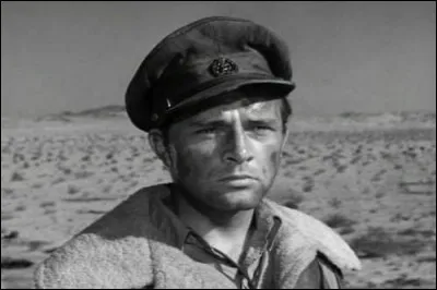 Ce film se déroule en Afrique du nord en 1941 : le capitaine britannique MacRoberts (Richard Burton) doit résister aux assauts de l'armée allemande de Rommel (James Mason) : c'est ...
